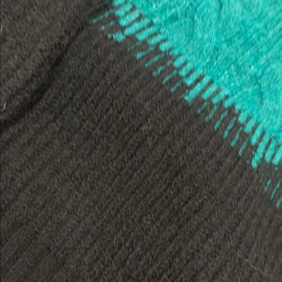 Liz Claiborne Green and Black Crewneck Sweater - Picture 5 of 6